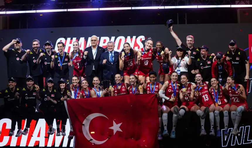 Filenin Sultanları kupayla yurda döndü
