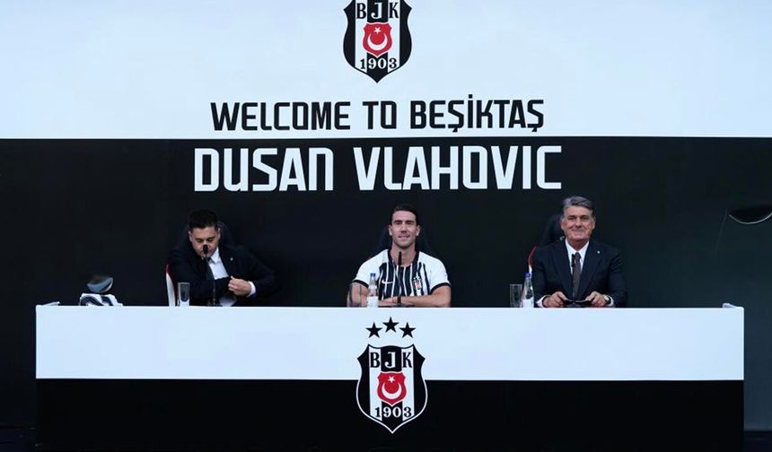 Vlahovic, Beşiktaş’a 20 bin taraftar önünde imza attı