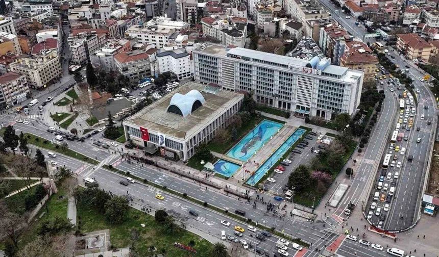 İBB’deki yolsuzluk davası yarına ertelendi