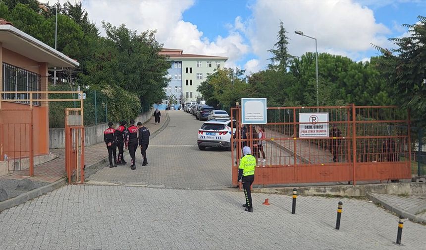 Okuldaki bıçaklı saldırıda 1 öğrenci öldü