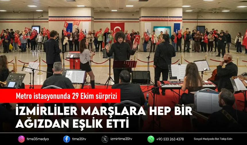 İzmir Metrosu’nu Cumhuriyet coşkusu sardı