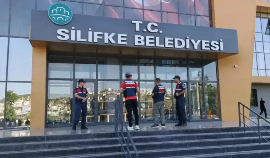 Silifke Belediyesi’ne ikinci dalga operasyon