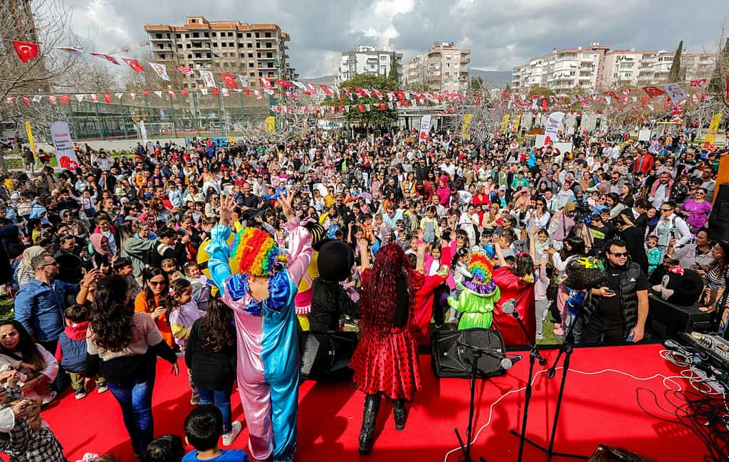 Bayraklılı Çocuklar Şenlikte Buluştu (1)