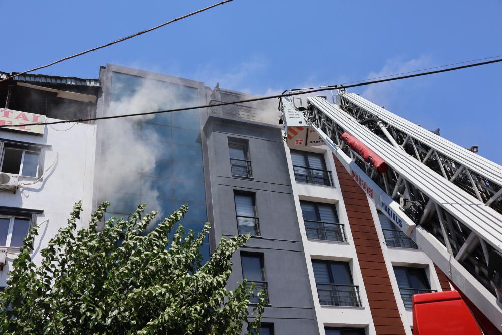 İzmir’de Sendika Binasında Korkutan Yangın 21