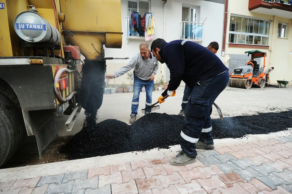 Karşıyaka Belediyesi Üretiyor, Sokaklar Güzelleşiyor 3