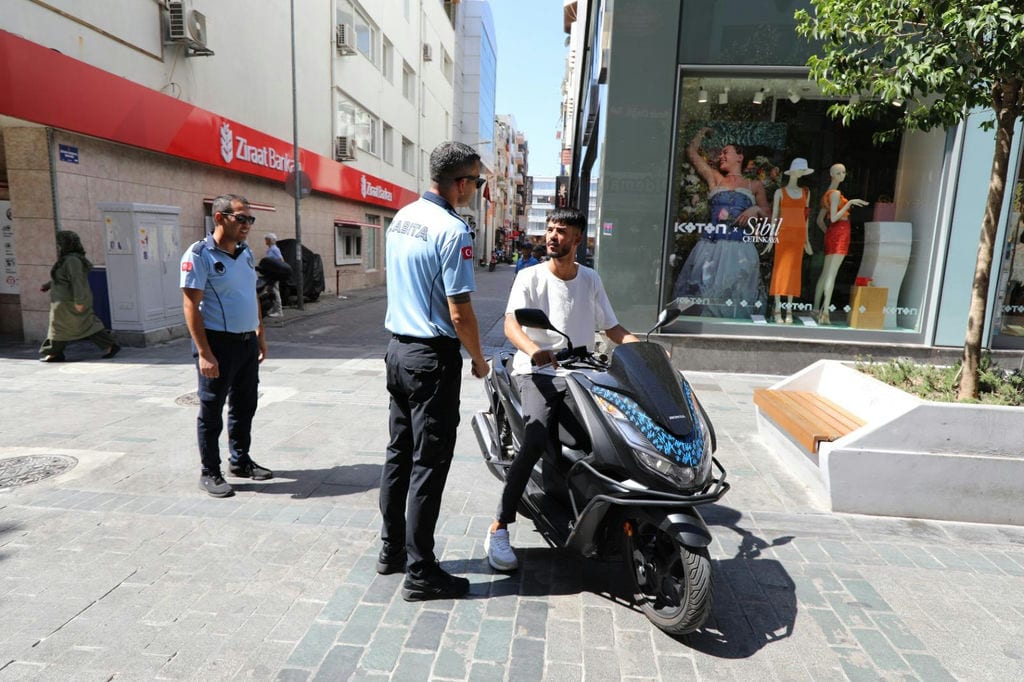 Karşıyaka’da Kural Tanımayan Sürücülere Sıkı Denetim1