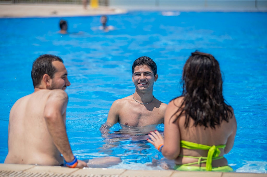 Oasis Aquapark Çeşme Kapılarını Gençlere Açtı-1