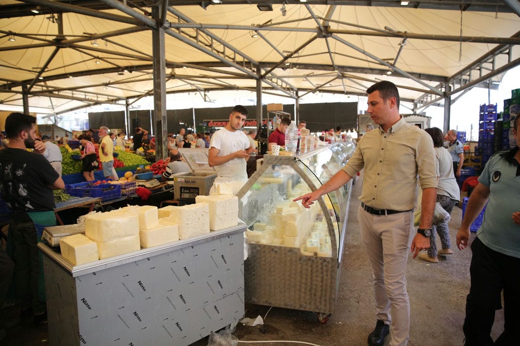 Konak Zabıtası Denetimlerini Hız Kesmeden Sürdürüyor (12)