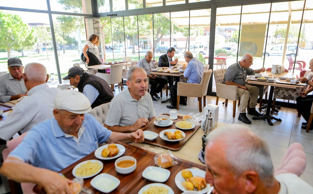 Bayraklı Belediyesi Kent Lokantalarında Askıda Yemek Uygulaması (3)