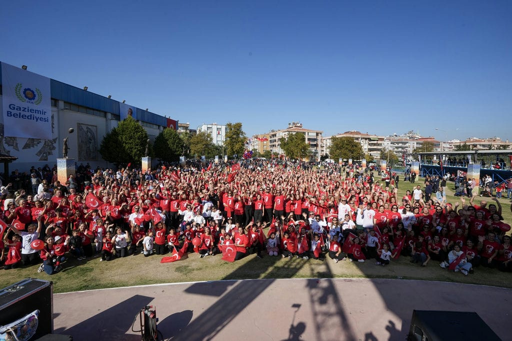 Gaziemir’de 750 Kişi Cumhuriyet Için Harmandalı Oynadı (8)