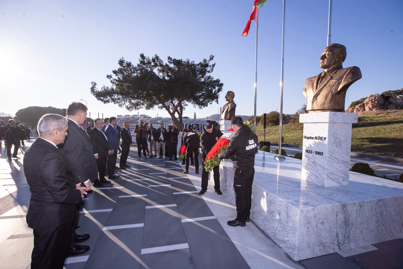 Aliyev 21. Ölüm Yıl Dönümünde İzmirde Anıldı5