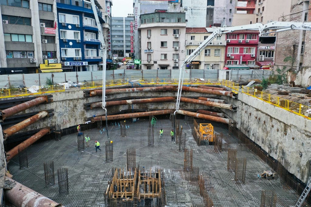 Konak’ın Yeni Hizmet Binasında Temel Betonu Atıldı (3)