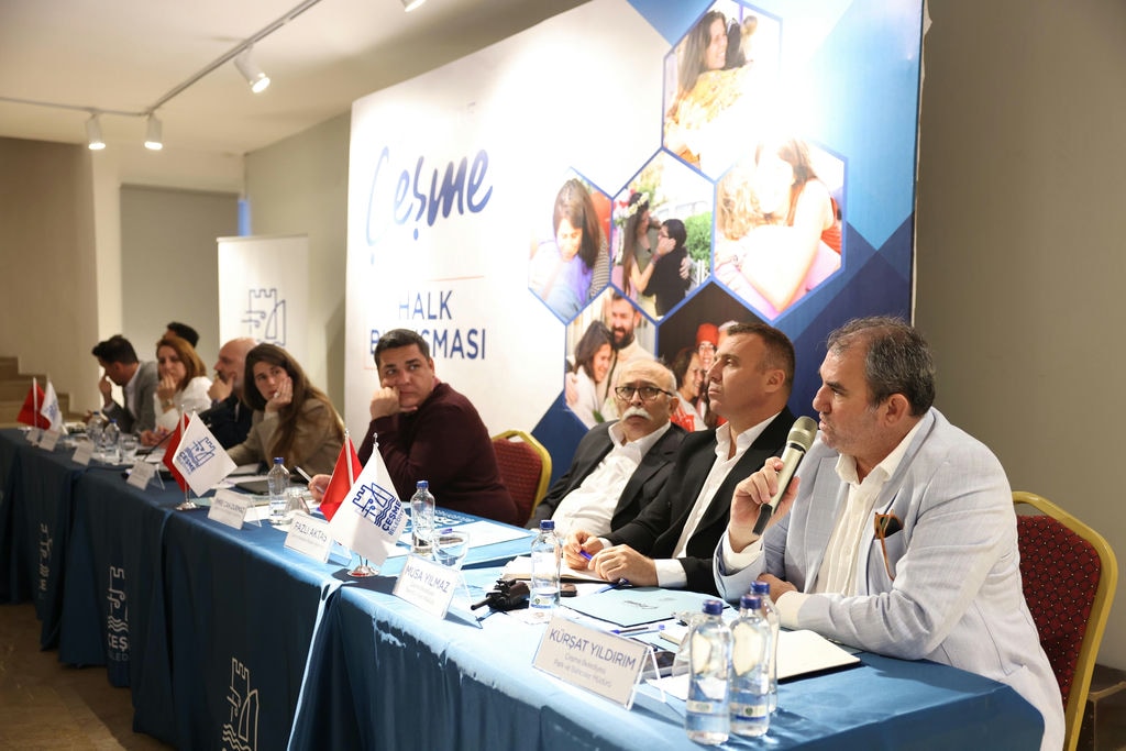 Başkan Denizli, Halk Buluşması’nda Alaçatılı Vatandaşlarla Buluştu 1