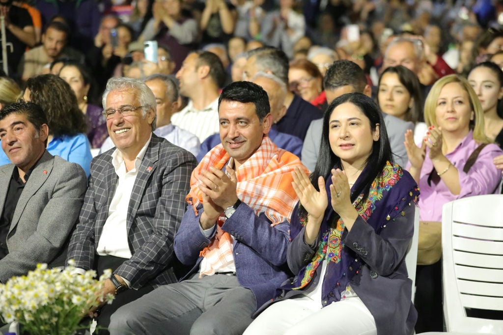 Bayraklı Hıdırellez Festivali’ne Görkemli Final (4)