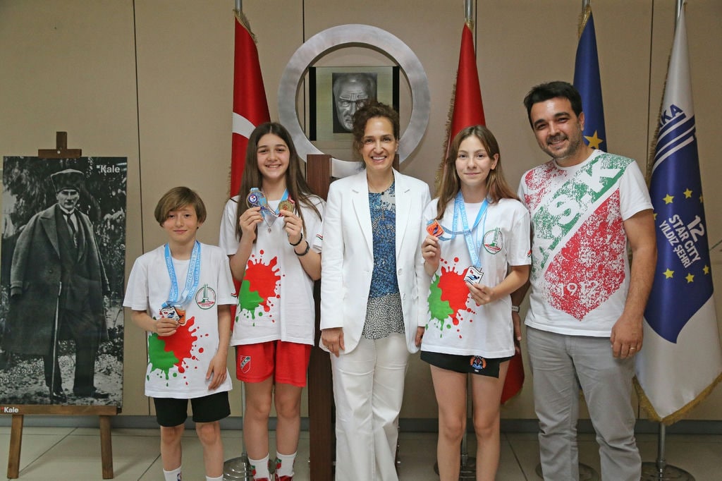 Kupa Ve Madalyalarla Başkan Ünsal’a Ziyaret 2