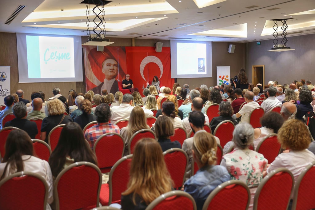 Levent Üzümcü, Çeşme’de ‘Sanat Ve Yaşam’ Üzerine Konuştu 3