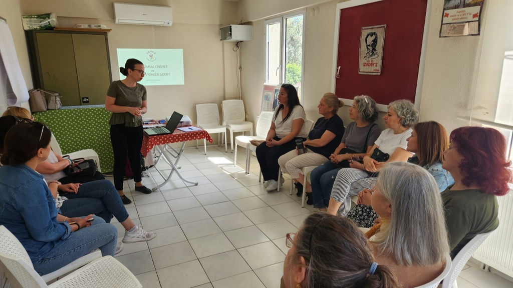 Toplumsal Ci̇nsi̇yet Eşi̇tli̇ği̇ Semi̇neri̇ Fotoğrafi