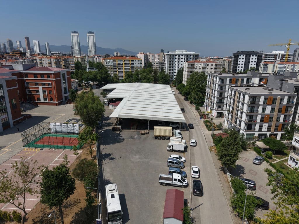 Bayraklı Kurban Bayramı'na Hazır (3)
