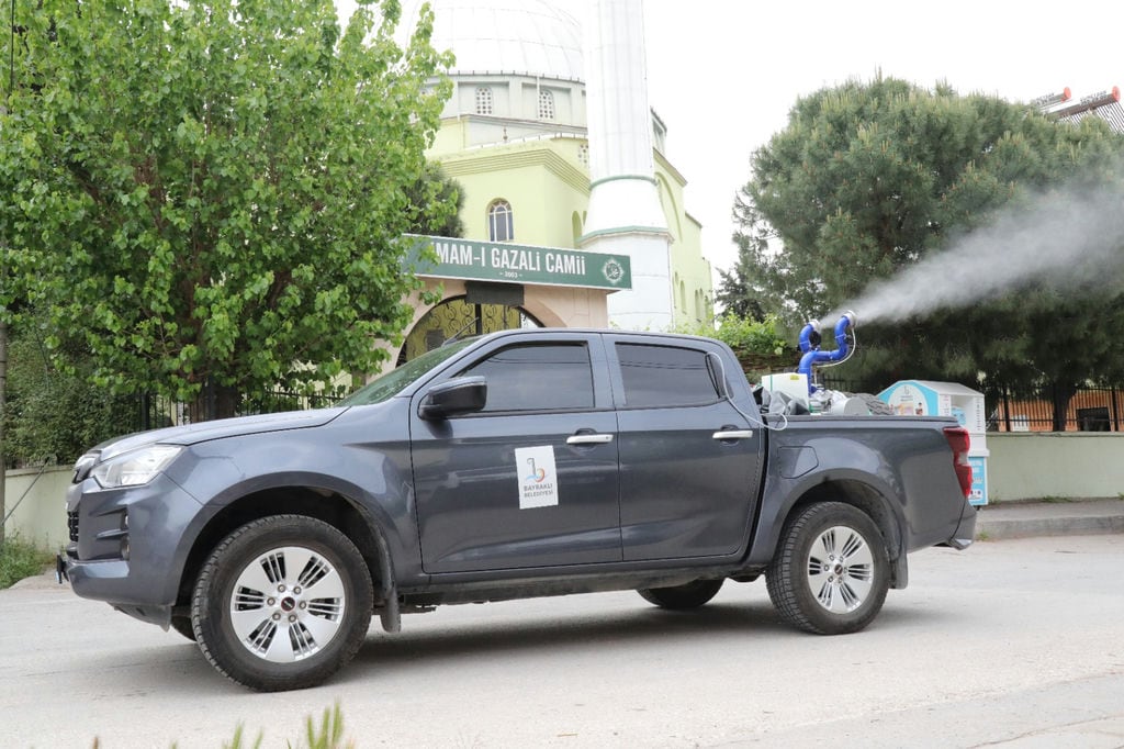 Bayraklı'da Haşereyle Mücadele Sürüyor (3)
