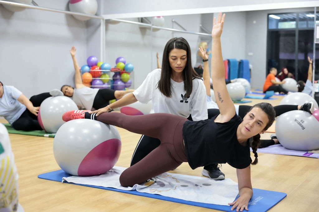 Konaklı Kadınlar Hem Spor Yapıyor Hem Sosyalleşiyor (2)