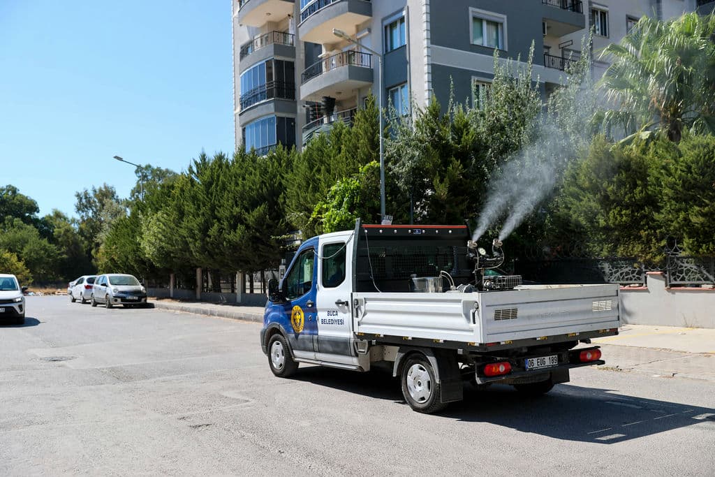 Buca’da Haşere Ve Sineklere Karşı 24 Saat Mücadele (7)