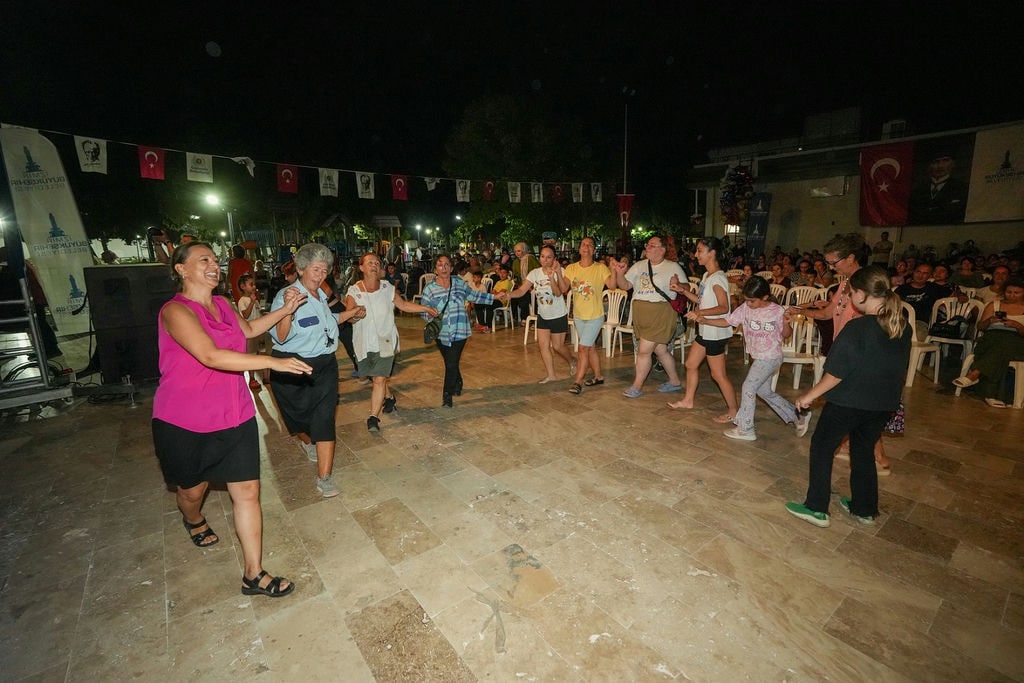 Gaziemir’de Yaz Akşamları Müzikle Renkleniyor (3)