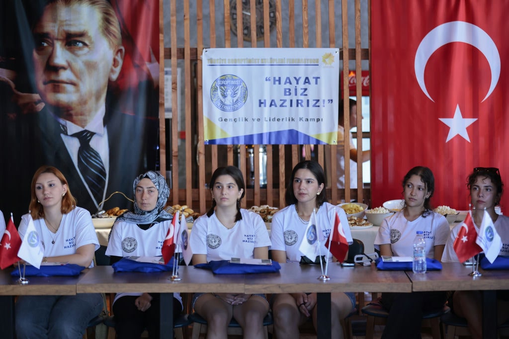 Başkan Mutlu, Geleceğin Kadın Liderleriyle Buluştu (3)