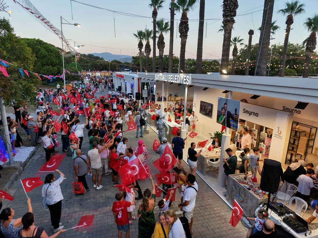 Bayraklı Belediyesinden İzmir Fuarı’na Muhteşem Final (3)