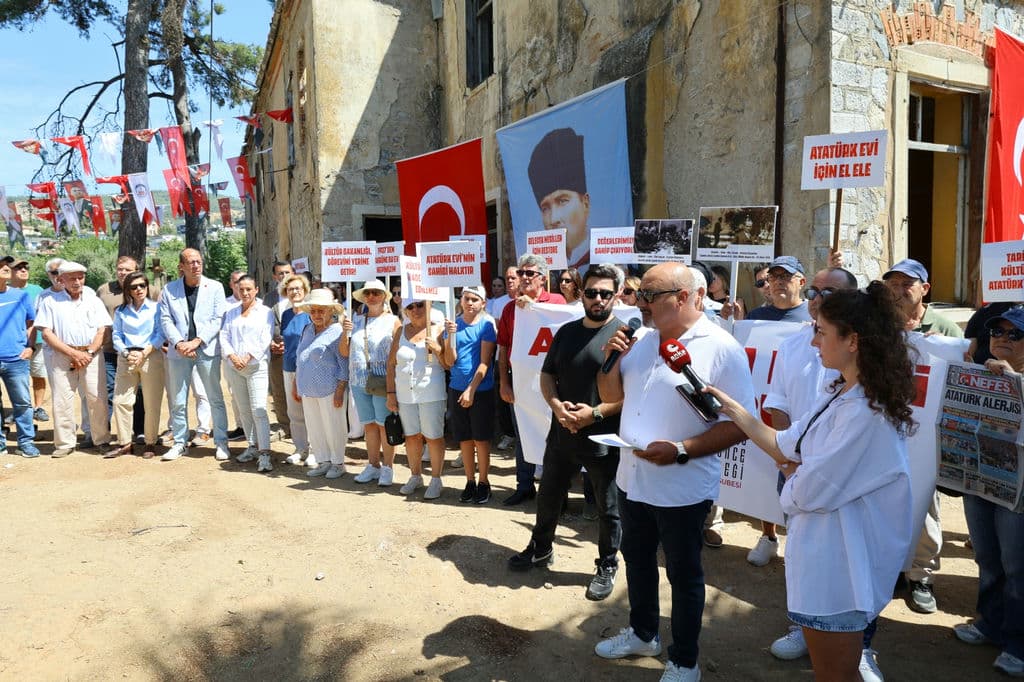 Çamlik Atatürk Evi̇ Basin Açikmalasi (2)