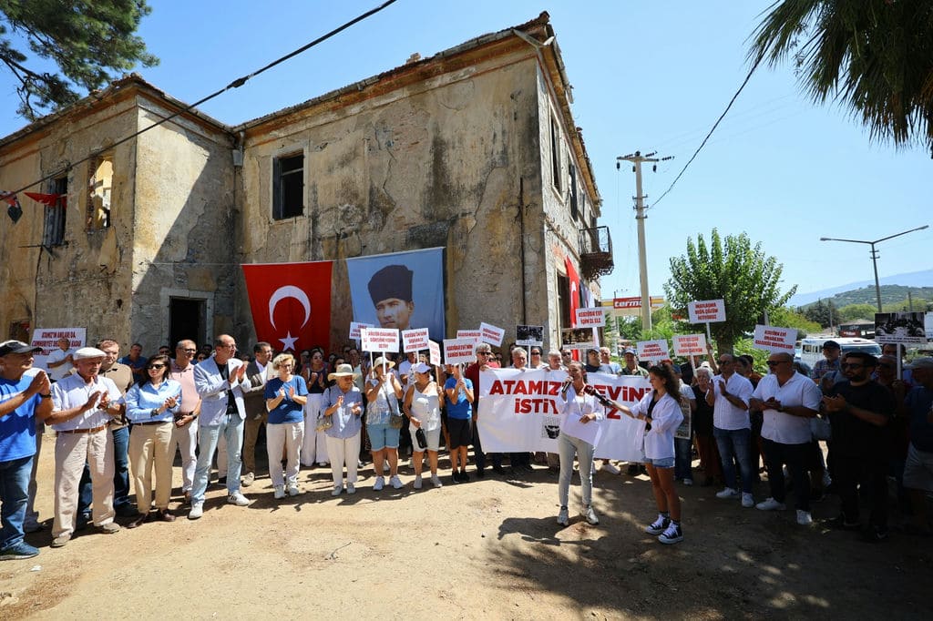 Çamlik Atatürk Evi̇ Basin Açikmalasi (3)