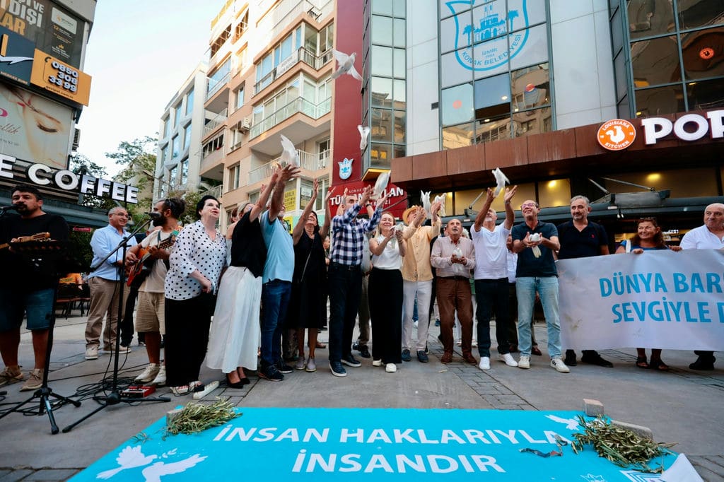 Dünya Barış Günü’nde Demokrasi Ve Adalet Vurgusu (8)
