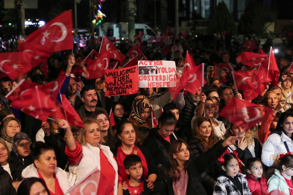 10 Binlerce Aliağalı Cumhuriyet Kortejinde Buluştu