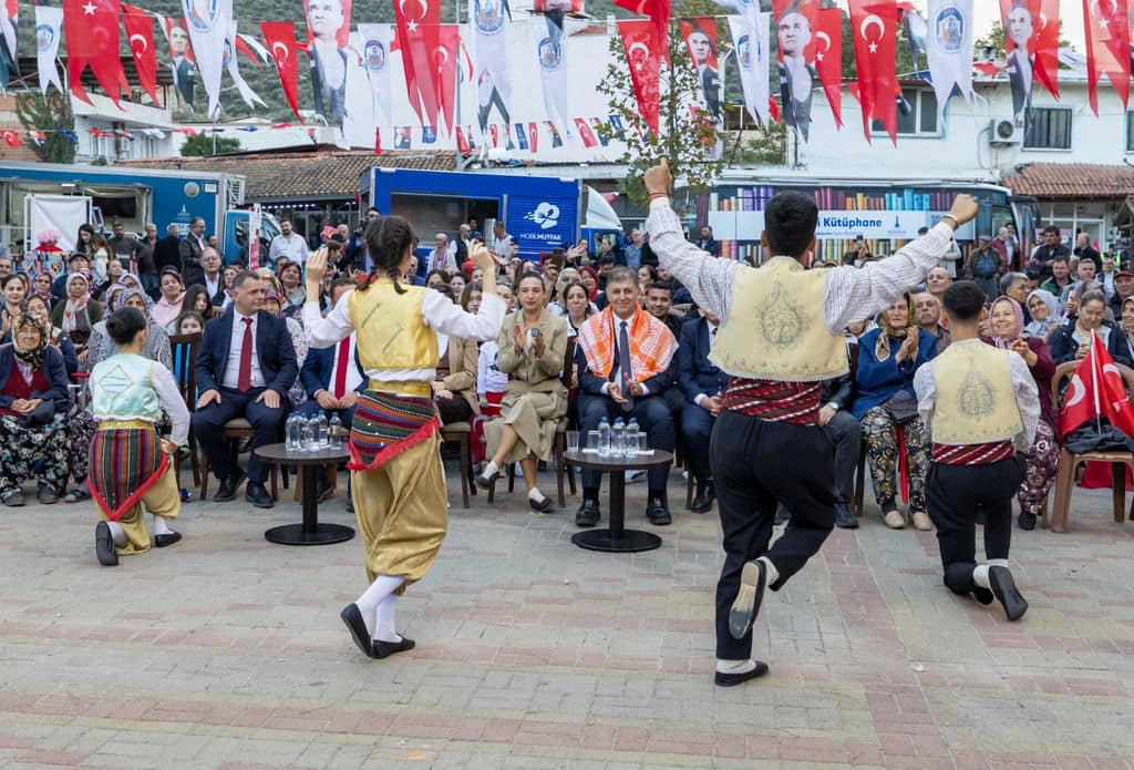 28.10.2025 63854Ec0 914C 4F48 A172 61149D4Eff35