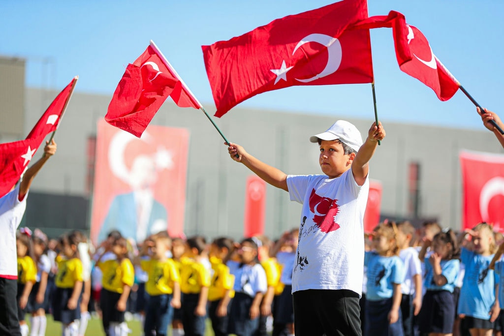 Aliağalılar Cumhuriyetin 102. Yılını Coşkuyla Kutlayacak (4)
