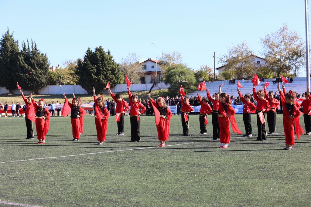 Bir Asırlık Gurur Cumhuriyetimizin 102. Yılı Urla'da Coşkuyla Kutlandı (1)