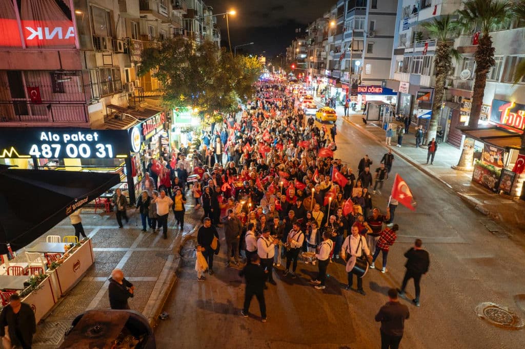 Bucalılar Cumhuriyet Bayramını Coşkuyla Kutladı 09