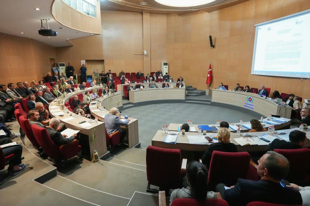 Gaziemir Belediyesi’ne 2 Milyar 140 Milyon Liralık Bütçe (1)