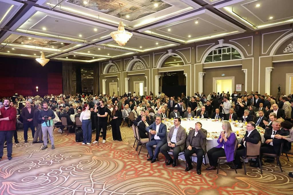 Genel Sekreterimiz Ve İzmir Milletvekilimiz Sn. Eyyüp Kadir İnan’ın Ev Sahipliğinde Düzenlenen D (4)