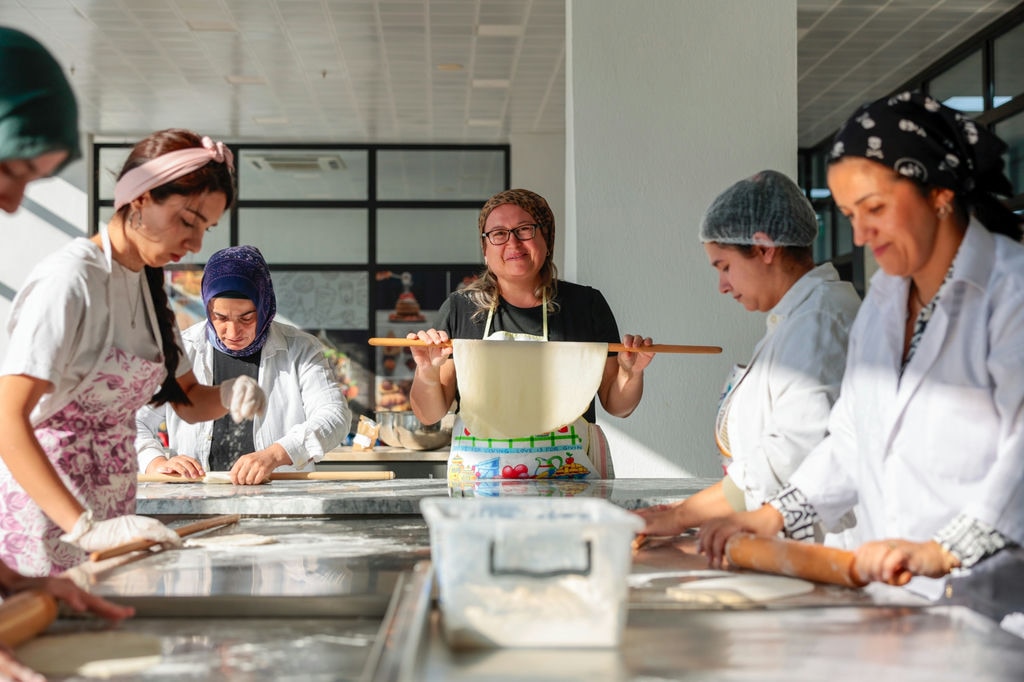 Konak’ın Hamur Ürünleri Yapımı Kursu Mezunlarını Verdi (8)