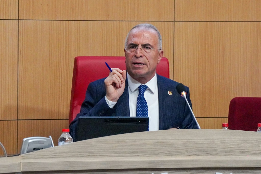 Ünal Işık (1)