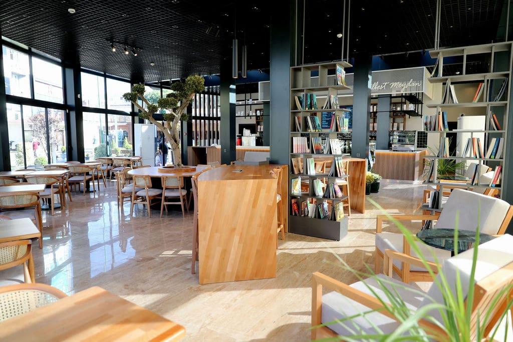 Albest Meydan Kafe, Bir Ayda 37 Bin Kişiyi Ağırladı (2)