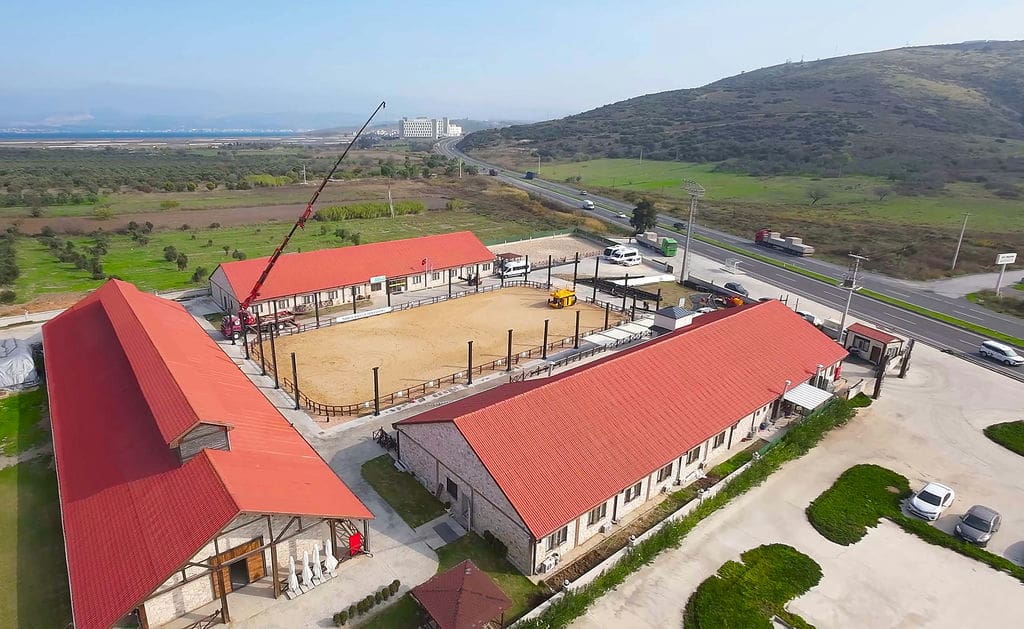 Alia Park’ta Kapalı Manej Çalışmaları Sürüyor (1)