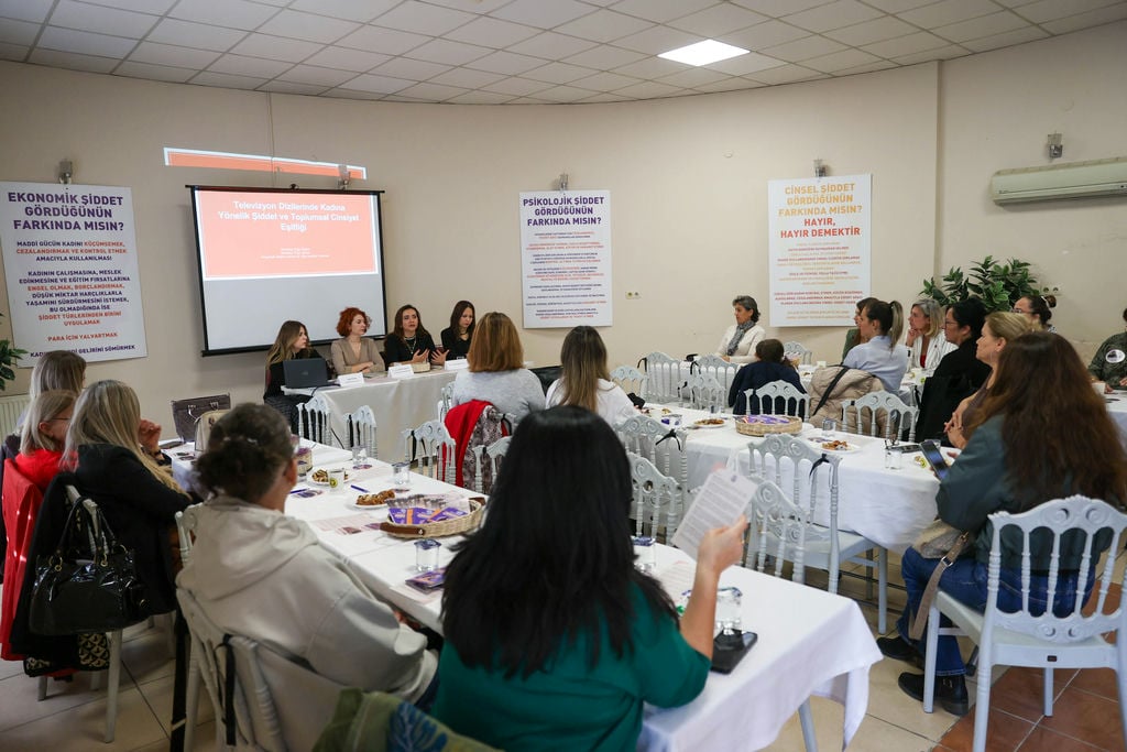 Buca Kadina Siddet Etkinligi (3)