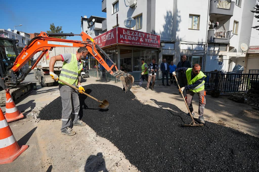 Gaziemir’de Asfalt Seferberliği İki Ayda 4 Bin 472 Metrekare Alan Asfaltlandı (5)