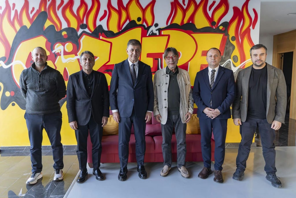 12.12.2025 87F9712D 9A61 4E0A Bb12 28F79007106D