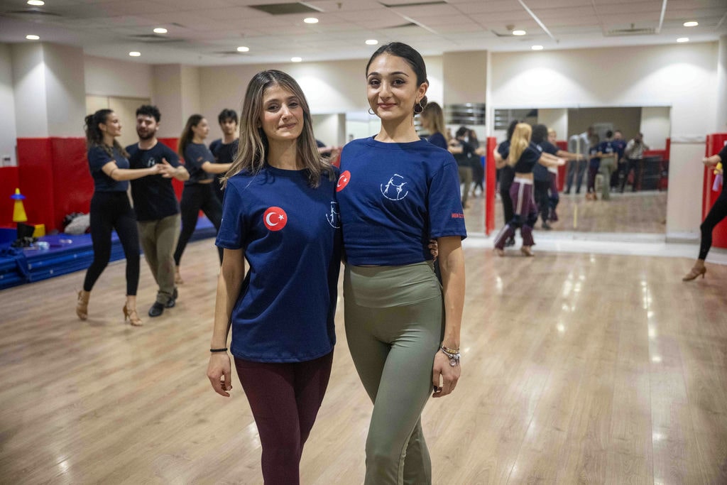 Basak Toprak Ve Irem Ozyener