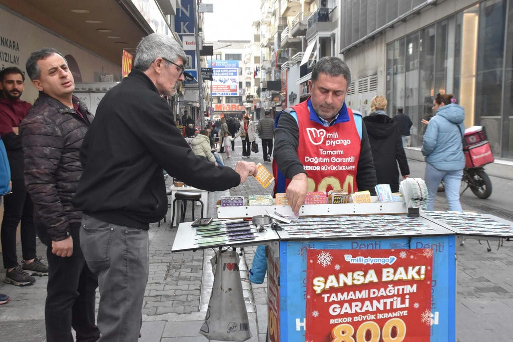 I Z M I R L I L E R D E N 800 M I L Y O N T L’ L I K R E K O R I K 1079068 320238