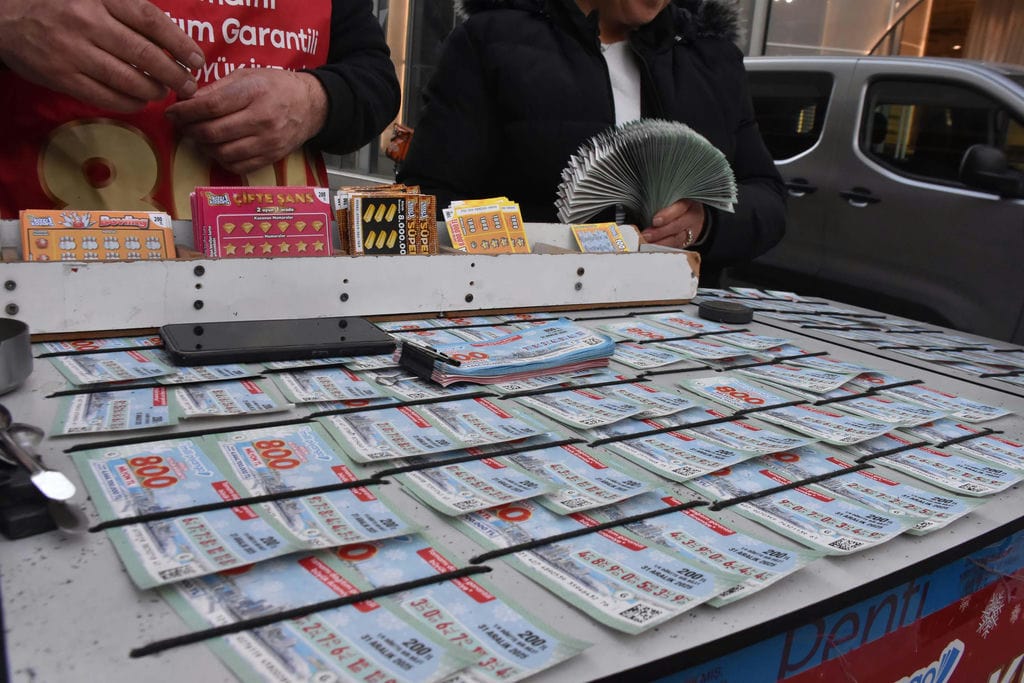 I Z M I R L I L E R D E N 800 M I L Y O N T L’ L I K R E K O R I K 1079071 320238