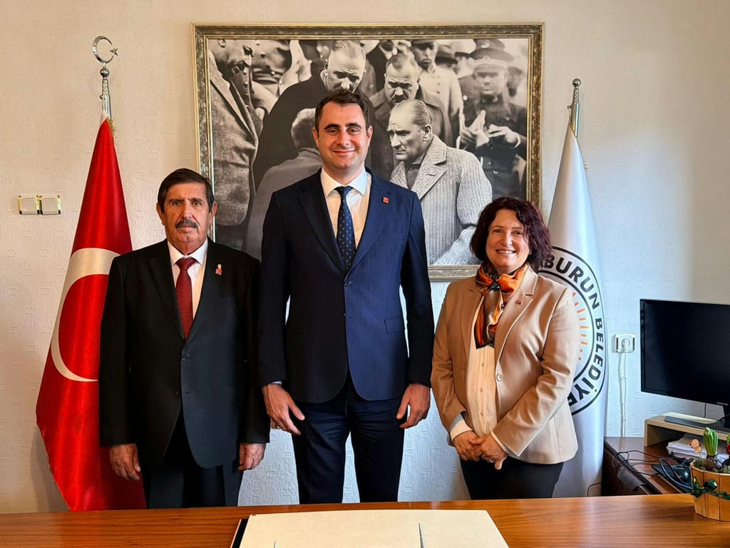 P H O T O 2025 12 25 19 18 09