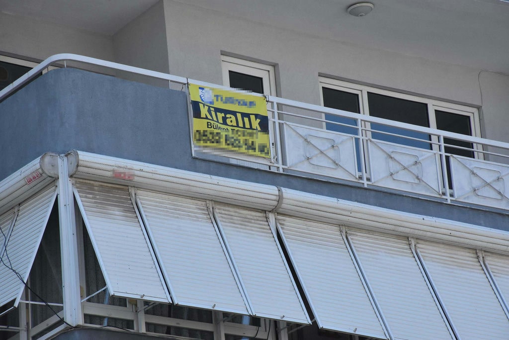 I Z M I R D E K O N U T S A T I S L A R I K U Z E Y A K S I N D A A 1126925 334441